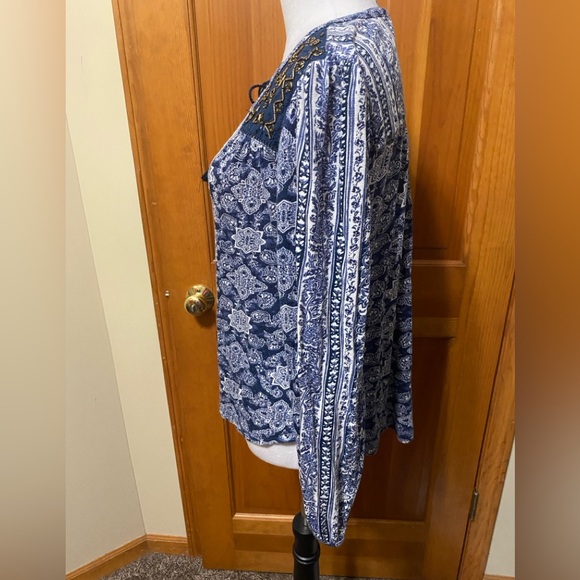 Lucky Brand
Beaded-Shoulder Peasant Top - Picture 5 of 5